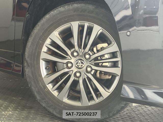 Toyota VOXY 2022-03 8415743-3
