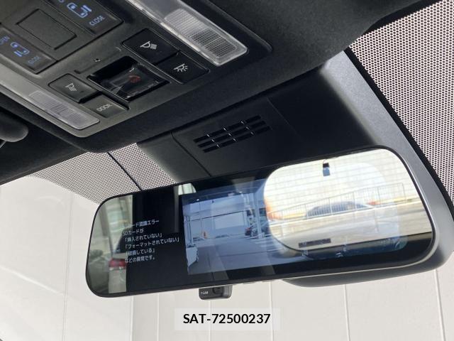 Toyota VOXY 2022-03 8415743-6