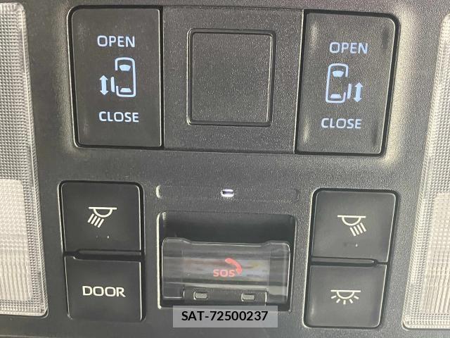 Toyota VOXY 2022-03 8415743-7