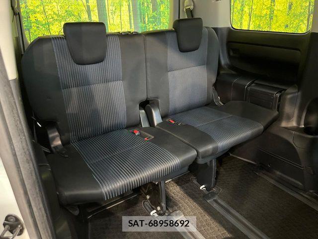 Toyota VOXY 2016-01 8439069-9