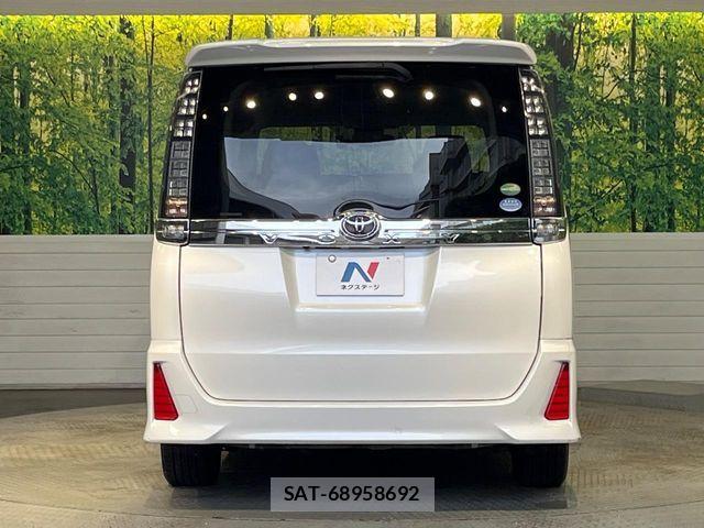 Toyota VOXY 2016-01 8439069-15