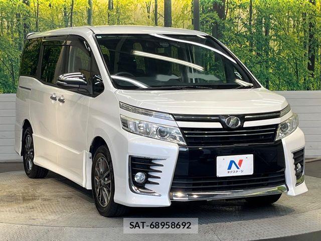 Toyota VOXY 2016-01 8439069-16