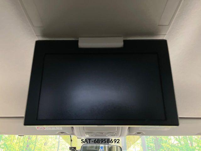 Toyota VOXY 2016-01 8439069-3