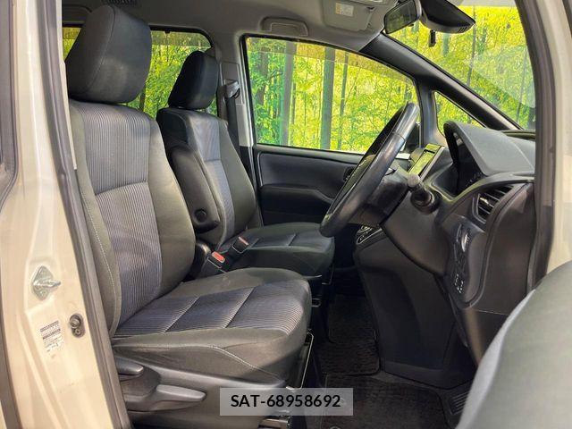 Toyota VOXY 2016-01 8439069-7
