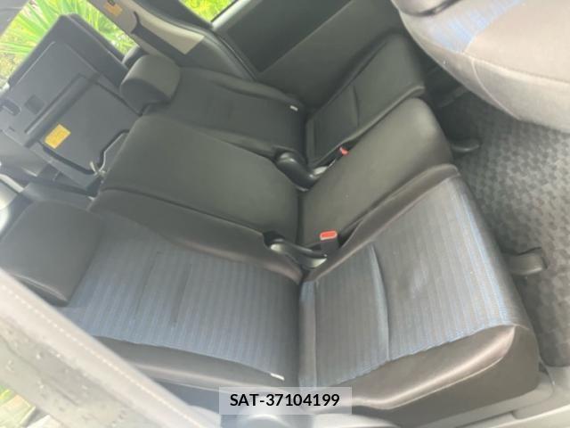Toyota VOXY 2010-04 8439087-9