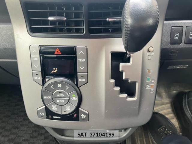 Toyota VOXY 2010-04 8439087-14