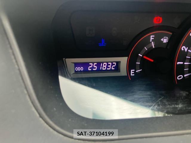 Toyota VOXY 2010-04 8439087-17