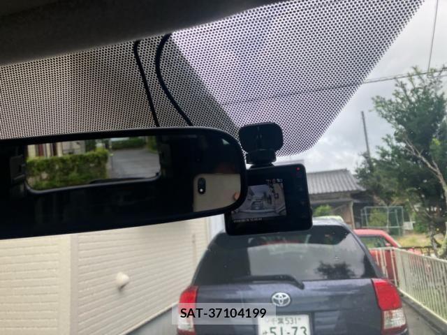 Toyota VOXY 2010-04 8439087-18