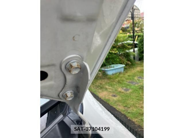 Toyota VOXY 2010-04 8439087-23