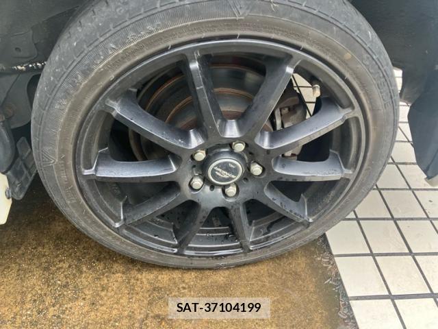 Toyota VOXY 2010-04 8439087-5