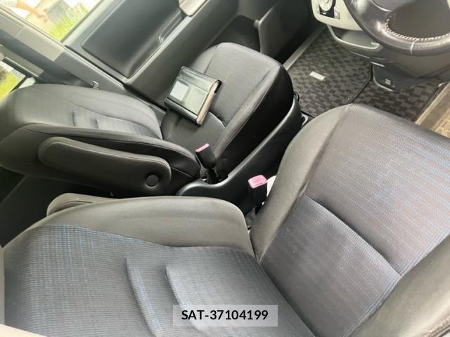 Toyota VOXY 2010-04 8439087-8