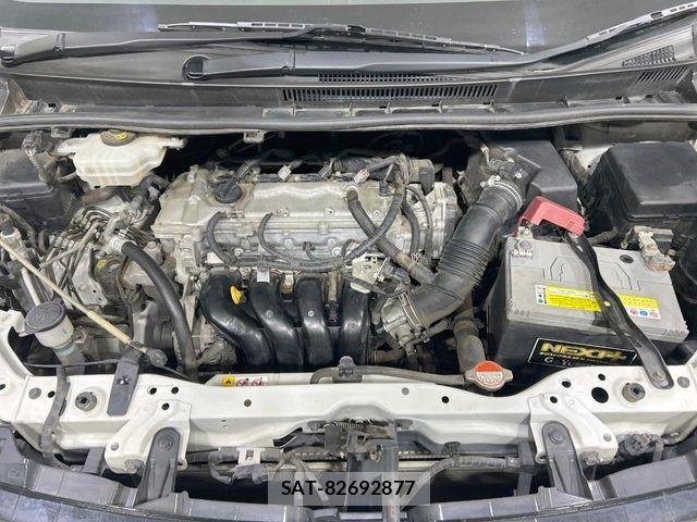 Toyota VOXY 2017-05 8439068-17
