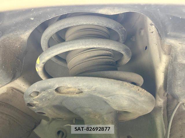 Toyota VOXY 2017-05 8439068-19