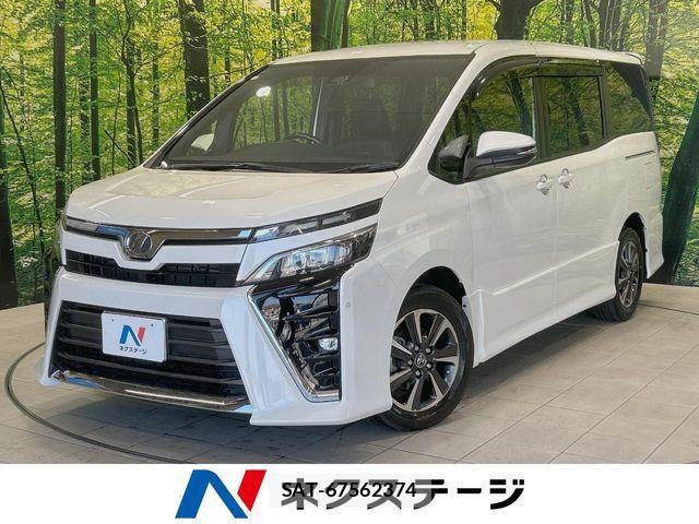 Toyota VOXY 2017-10 8439066-0