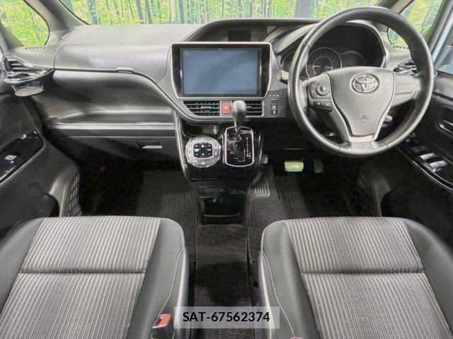 Toyota VOXY 2017-10 8439066-1