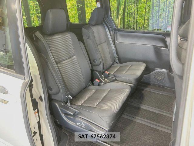 Toyota VOXY 2017-10 8439066-8