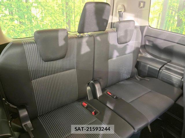 Toyota VOXY 2015-02 8439065-9