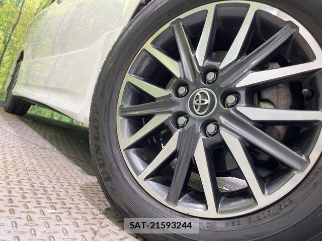 Toyota VOXY 2015-02 8439065-13