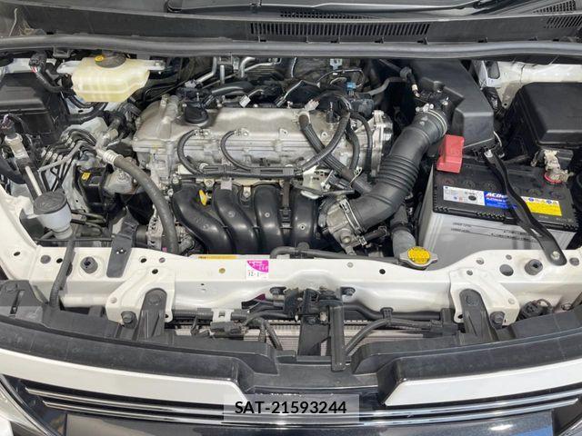 Toyota VOXY 2015-02 8439065-17