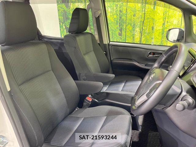 Toyota VOXY 2015-02 8439065-7