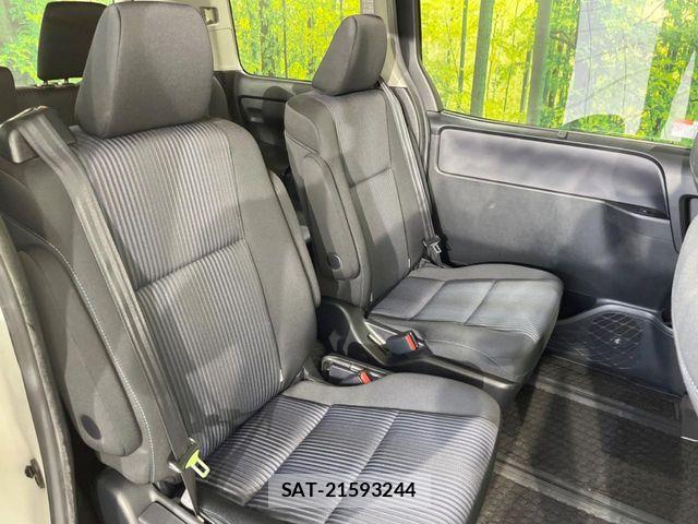 Toyota VOXY 2015-02 8439065-8