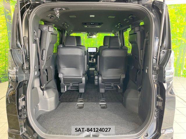 Toyota VOXY 2023-07 8439062-10