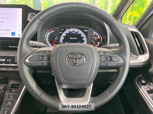 Toyota VOXY 2023-07 8439062-11