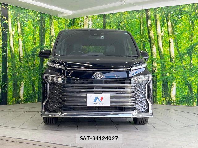 Toyota VOXY 2023-07 8439062-14