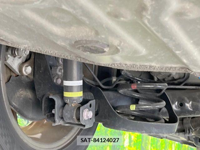 Toyota VOXY 2023-07 8439062-19