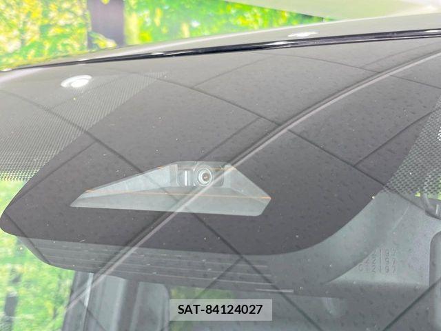 Toyota VOXY 2023-07 8439062-5