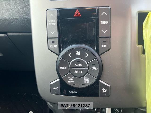 Toyota VOXY 2007-10 8439086-17
