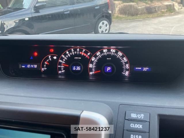 Toyota VOXY 2007-10 8439086-23