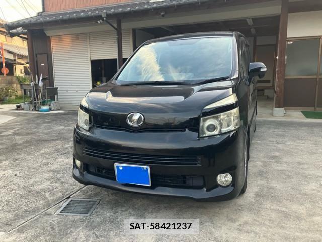 Toyota VOXY 2007-10 8439086-2