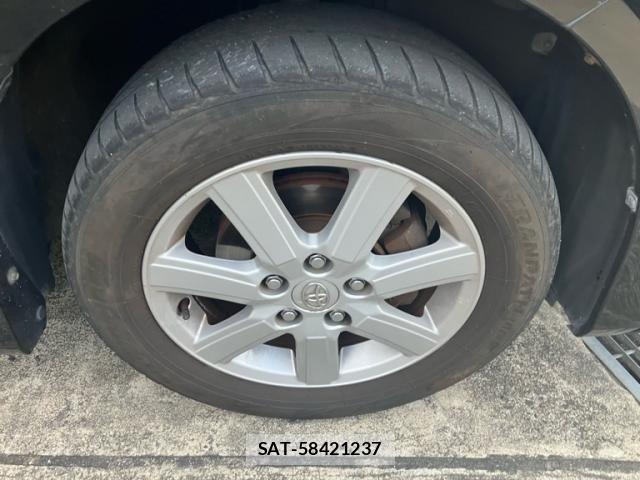Toyota VOXY 2007-10 8439086-4