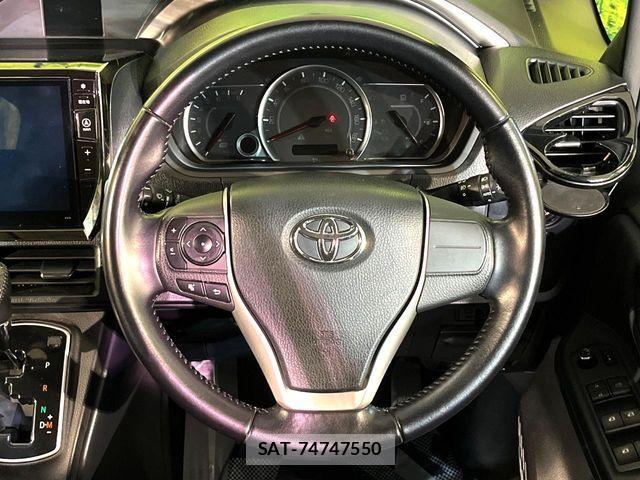 Toyota VOXY 2015-09 8439083-10