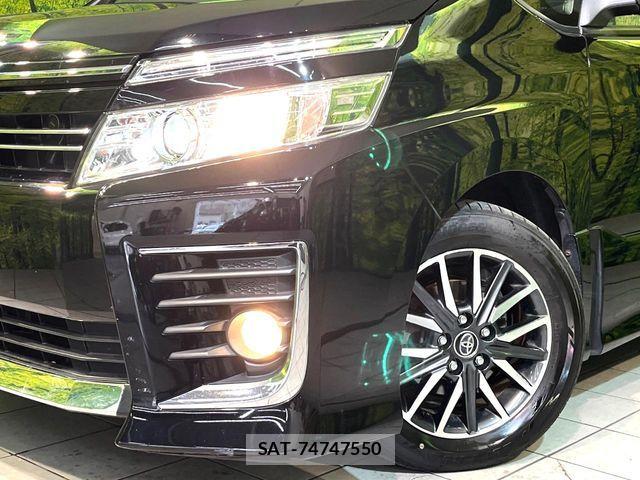 Toyota VOXY 2015-09 8439083-11