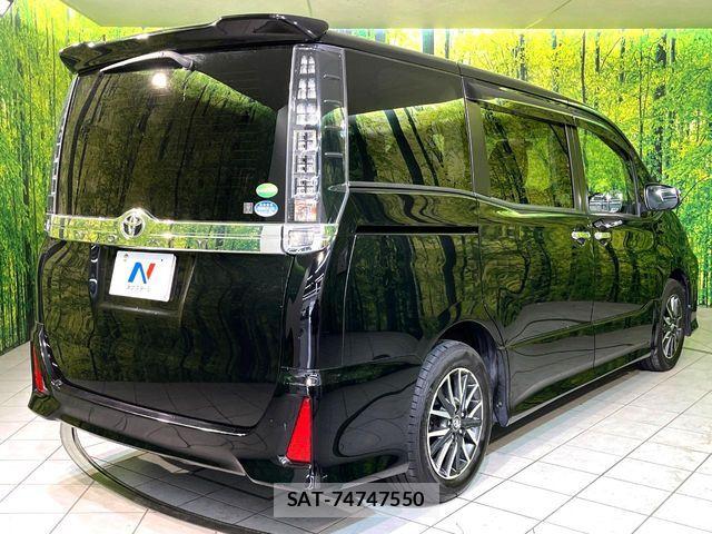Toyota VOXY 2015-09 8439083-16