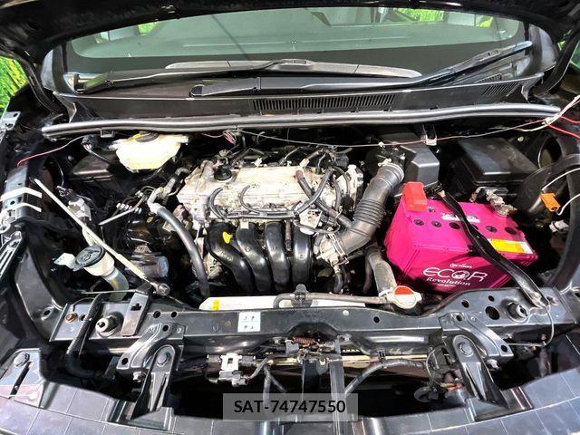 Toyota VOXY 2015-09 8439083-17