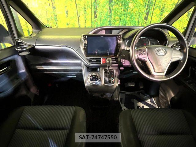 Toyota VOXY 2015-09 8439083-1