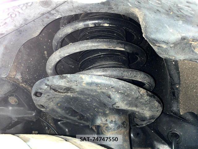 Toyota VOXY 2015-09 8439083-19