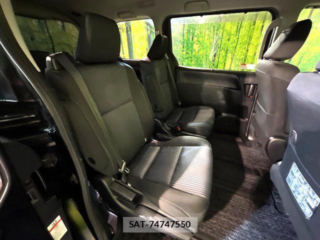 Toyota VOXY 2015-09 8439083-8