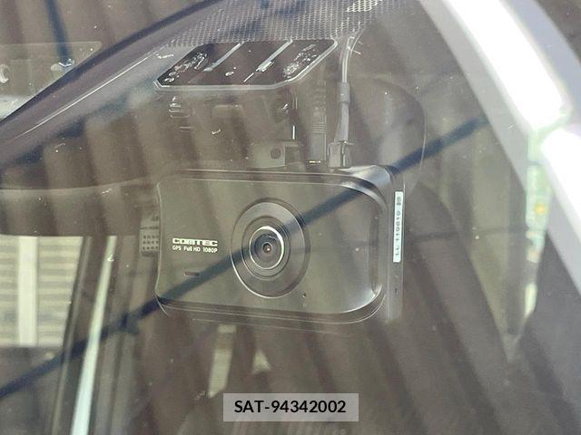Toyota VOXY 2018-02 8439063-6
