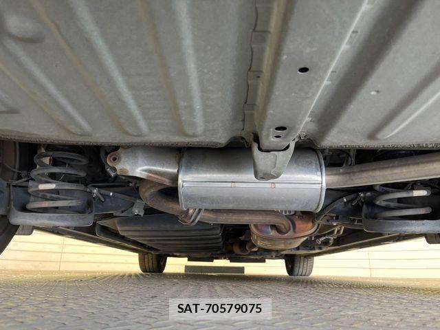 Toyota VOXY 2018-01 8439067-19