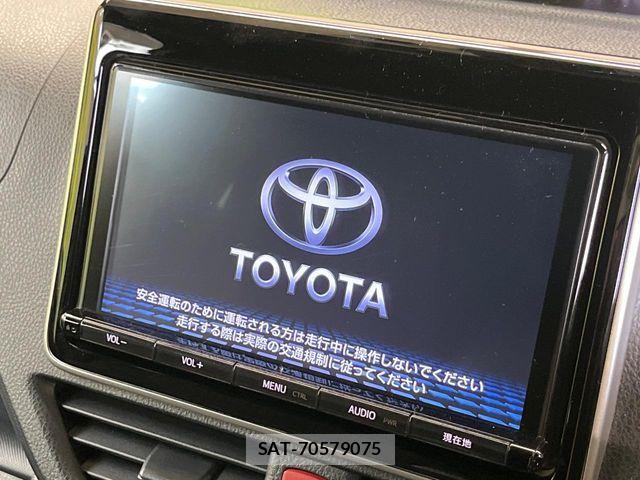 Toyota VOXY 2018-01 8439067-2