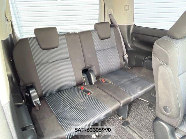 Toyota VOXY 2014-10 8439072-10