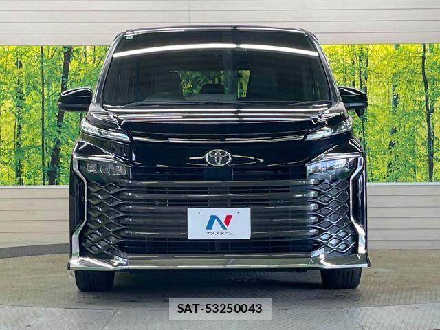 Toyota VOXY 2022-10 8439060-13