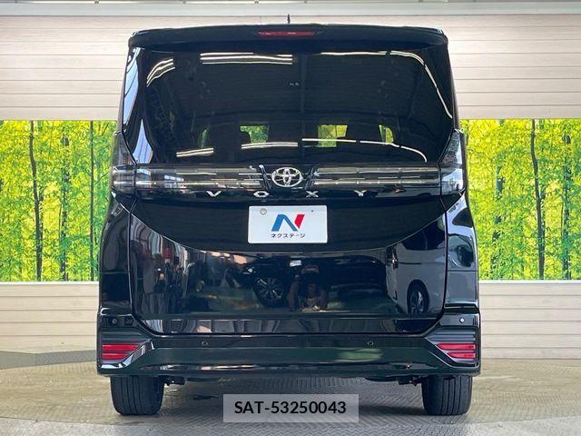 Toyota VOXY 2022-10 8439060-14