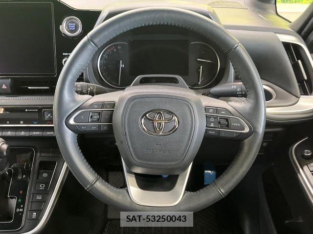 Toyota VOXY 2022-10 8439060-6