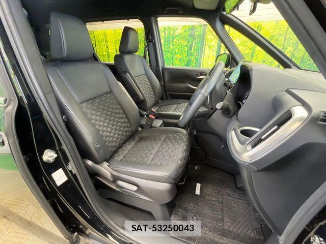Toyota VOXY 2022-10 8439060-8