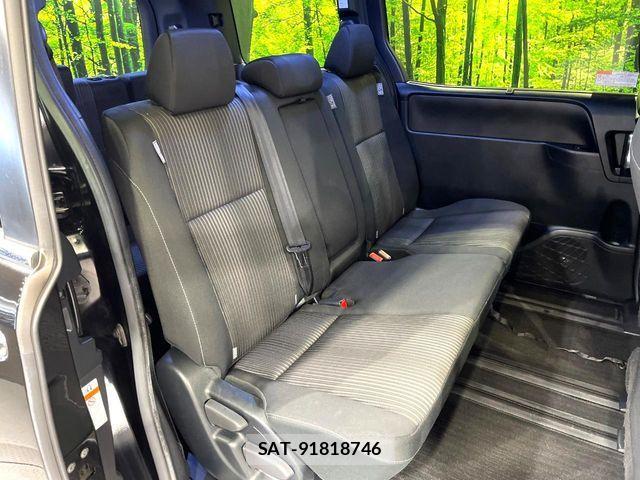 Toyota VOXY 2020-03 8439064-9